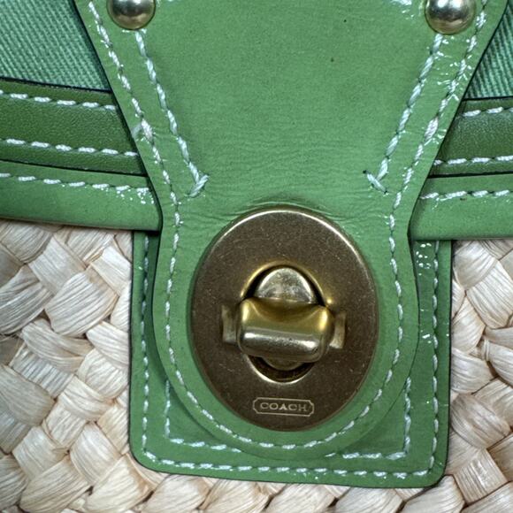 Coach Straw Leather Green Wristlet Clutch With Turnlock And Chain - Picture 4 of 14